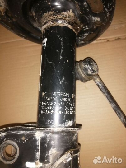 Амортизаторы передние Nissan Teana