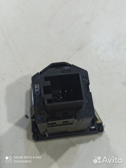 Кнопка функции Auto-Hold (Audi Q5 Sportback FY)