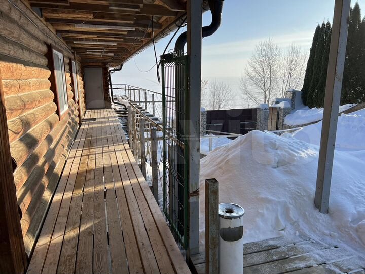 Дом 1236,9 м² на участке 23,7 сот.