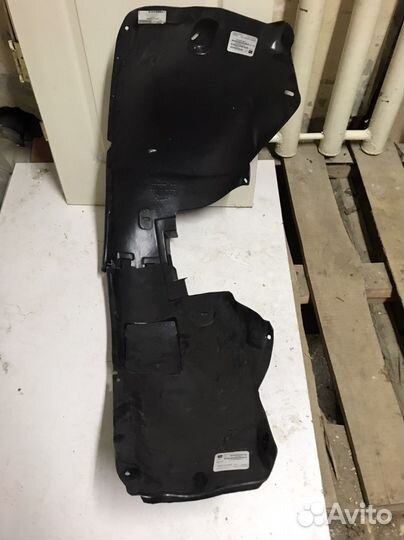 Подкрылок передний левый Opel Astra H только левый