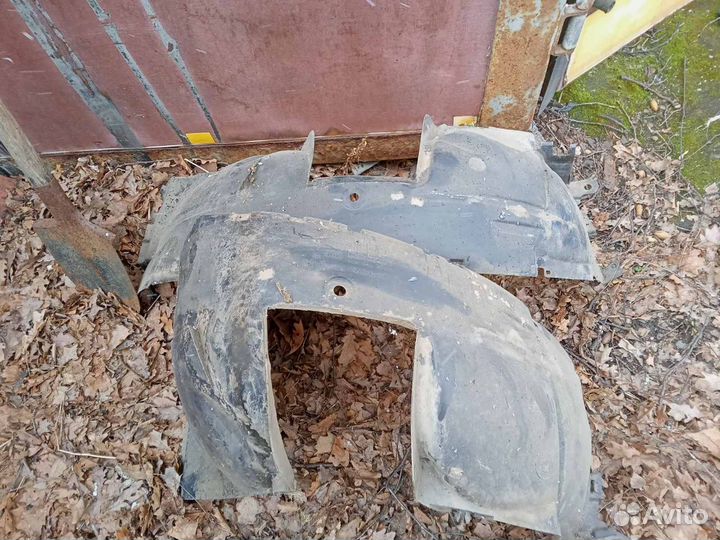 Подкрылки передние штатные renault sandero