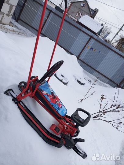 Детский снегокат с колесами