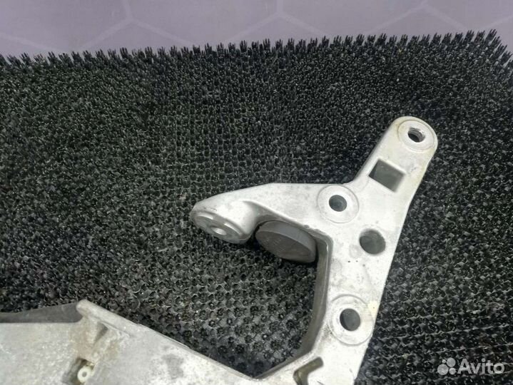 Кронштейн кпп 9485312 BMW 3 G20/G21