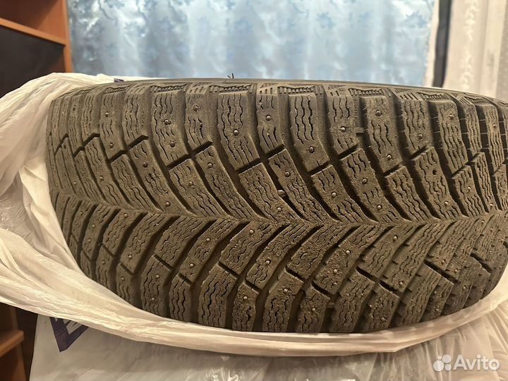 Michelin X-Ice North 4 235/55 R17