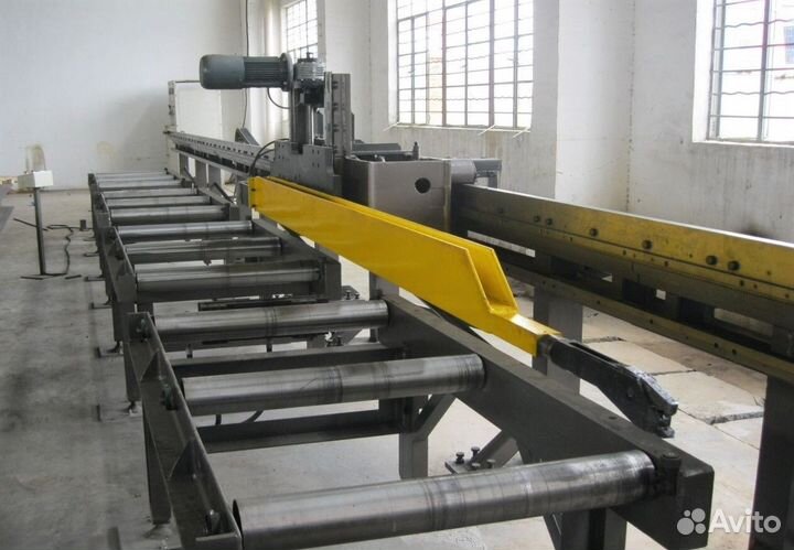 Трехкоординатный сверлильный станок