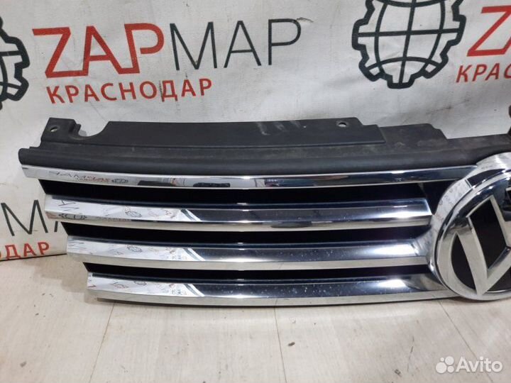 Решетка радиатора Volkswagen Touareg NF Рест
