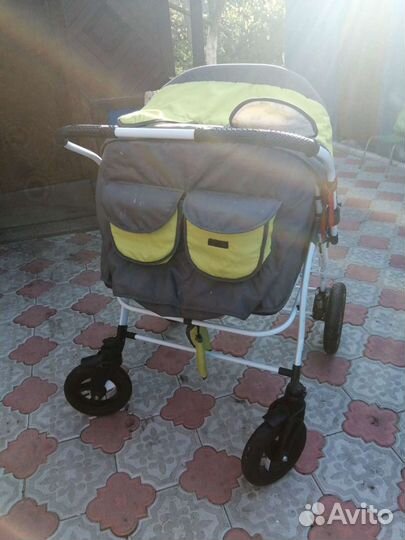 Коляска для двойни