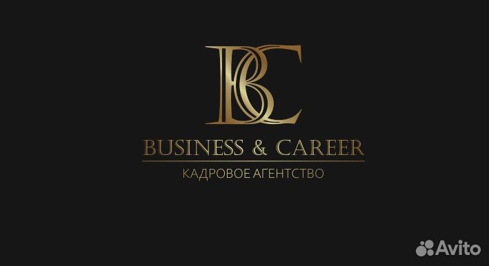 Бригадир с бригадой кровельщиков