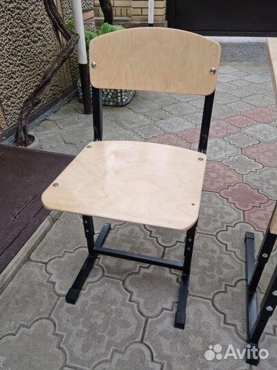 Стул школьный