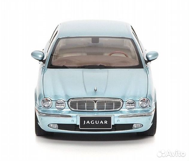 Jaguar XJ6 (X350) Seafrost 1/18 Almost Real