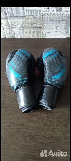 Боксерские перчатки