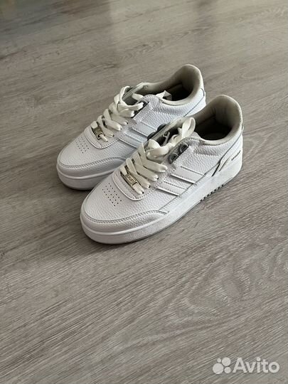 Кроссовки женские новые 38