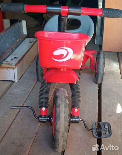 Трехколесный велосипед