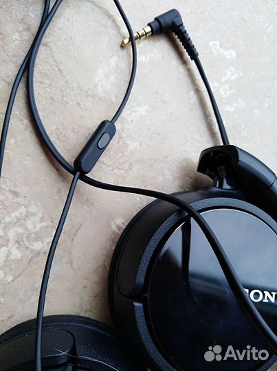 Наушники Sony с гарнитурой