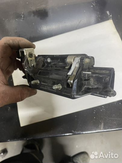 Ручка заднего борта mitsubishi l200 (5) (5746А220)