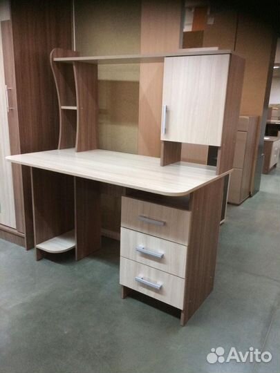Стол компьютерный №5