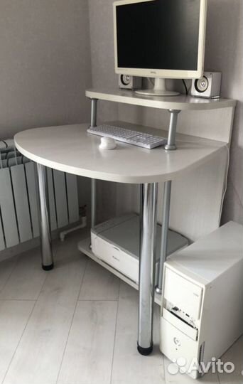 Компьютерный стол