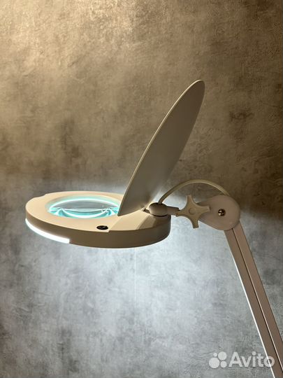 Лампа – лупа Rexant на струбцине для косметологии