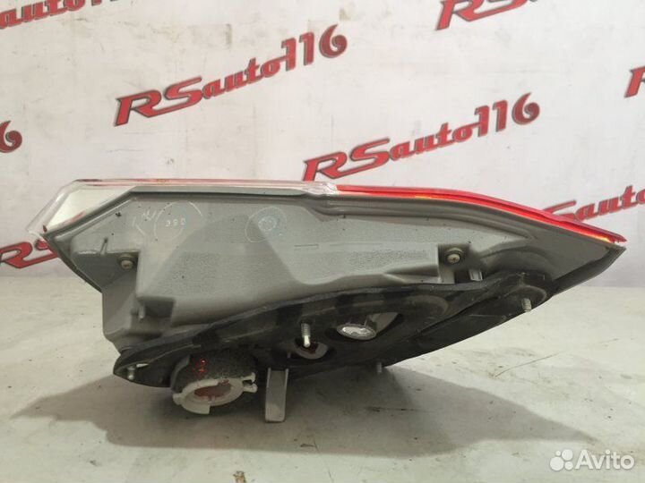 Фонарь внутренний задний левый Toyota Camry XV50