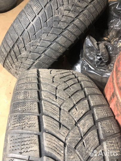 Goodyear UltraGrip 255/55 R19 97D