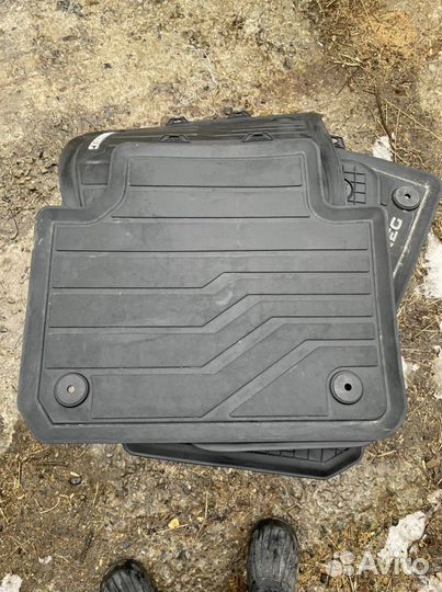 Продам коврики Туарег cr