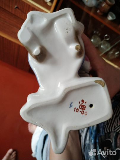 Статуэтка фарфор