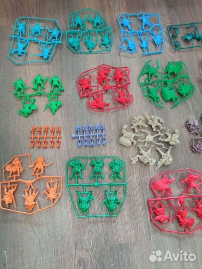 Наборы солдатиков на литниках