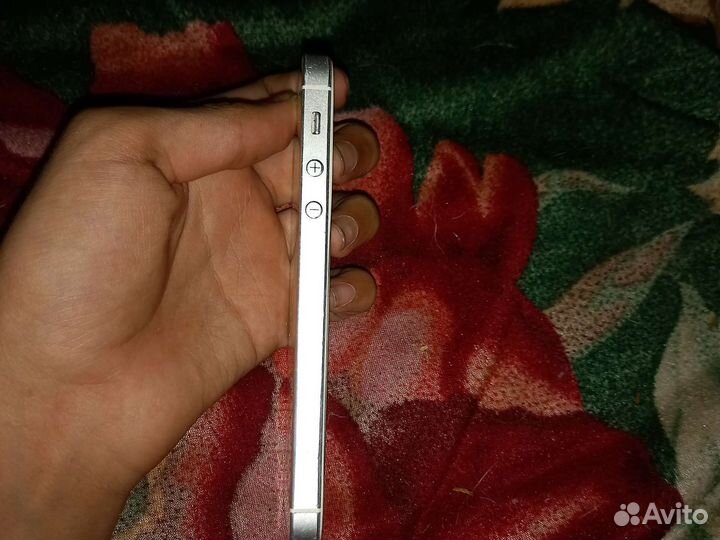 Телефон iPhone 5s рабочий