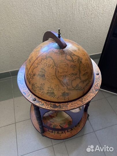 Бар в виде глобуса