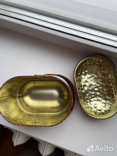 Металлическая коробка