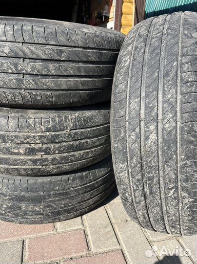 Michelin Primacy 4 215/65 R17