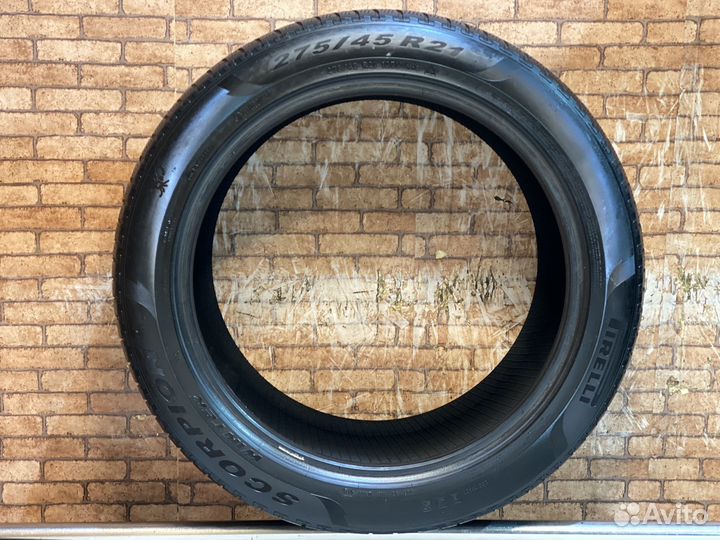 Pirelli Scorpion Winter 275/45 R21