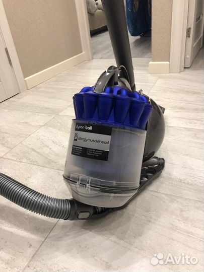 Пылесос Dyson boll DC37