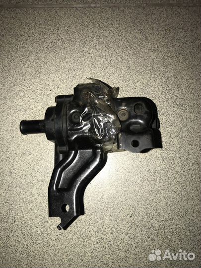 Насос водяной (помпа) дополнительный Toyota Prius