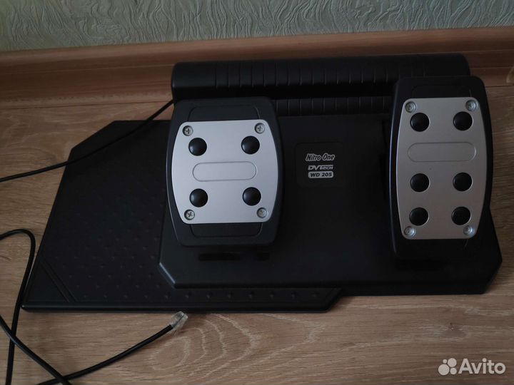 Игровой руль DVTech Nitro One