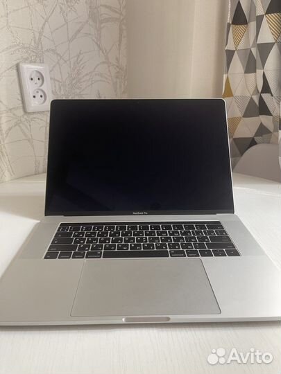 Macbook pro 15 touch bar