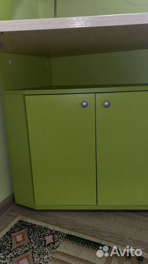 Угловой письменный стол