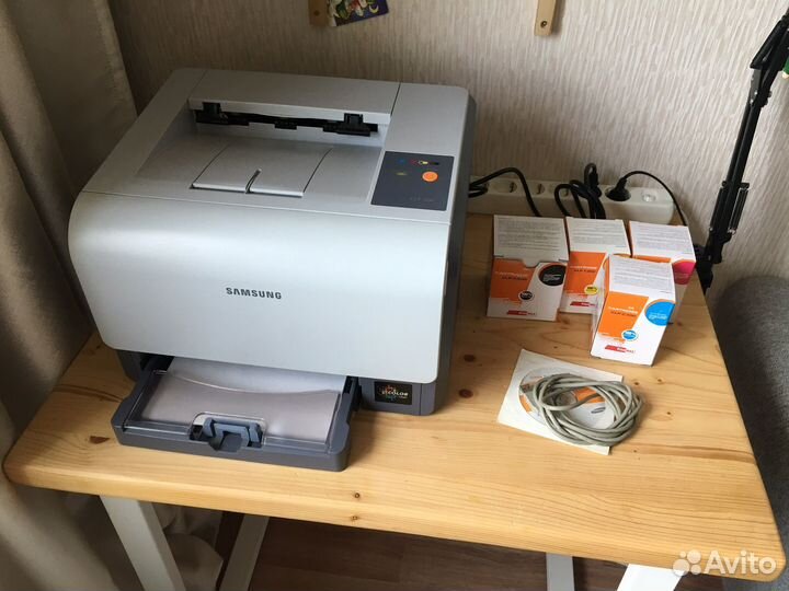Цветной лазерный принтер Samsung CLP-300