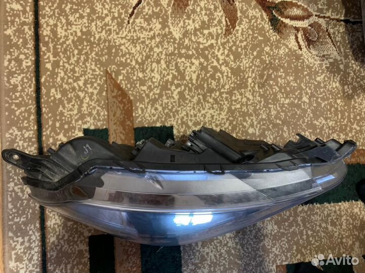 Фара toyota vitz 130