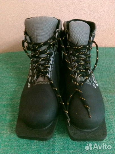 Ботинки лыжные