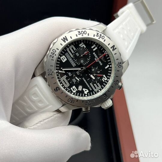 Часы кварцевые Breitling
