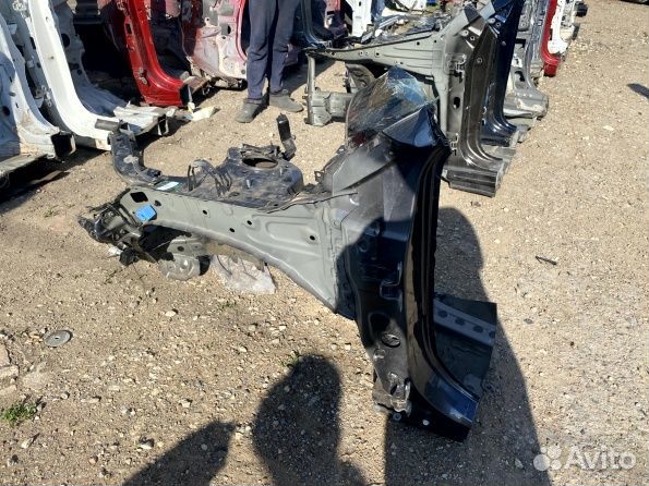 Тойота рав 4 четверть передняя левая