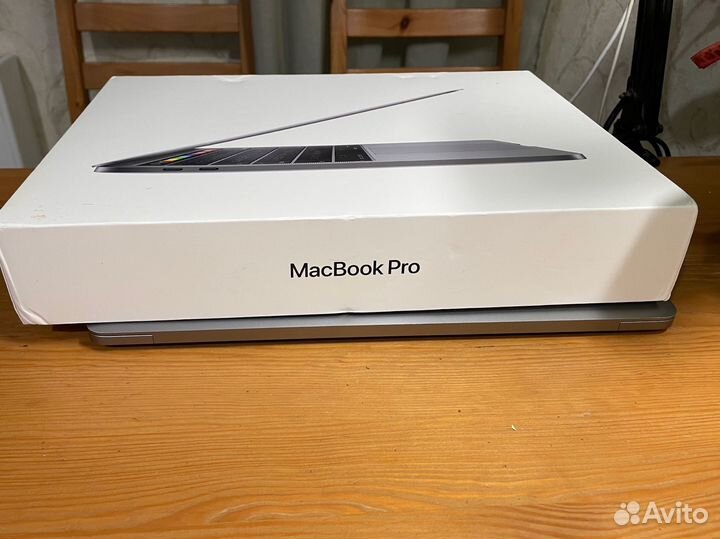 Apple MacBook Pro 13 retina touch bar muhn2