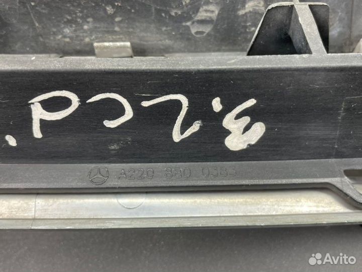 Решетка радиатора Mercedes-Benz S-Class W220