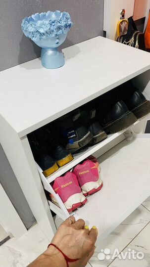 Обувница белая