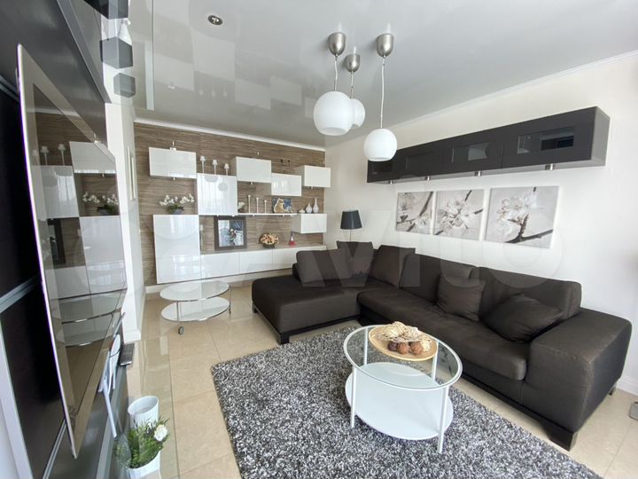 2-к. квартира, 85 м², 19/25 эт.