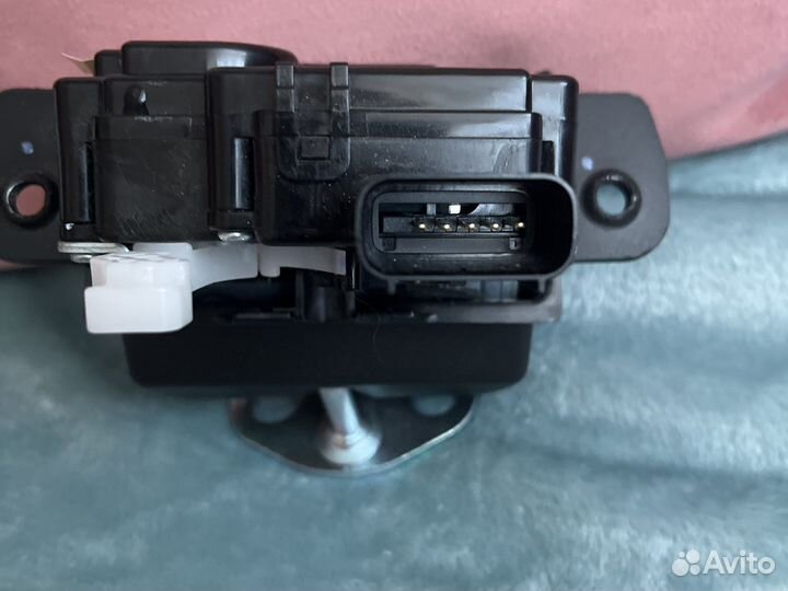 Замок багажника kia sportage 4