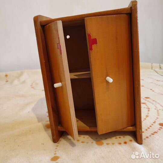 Шкафчик - аптечка настенный, винтаж