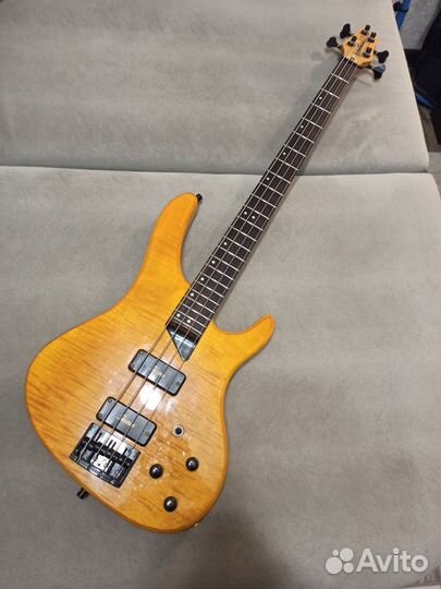 Бас гитара Washburn KW-1250 Kip Winger Japan
