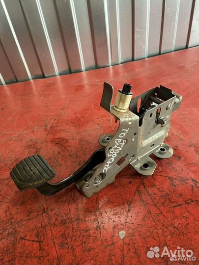 Педаль тормоза Рено Флюенс 2012 Fluence